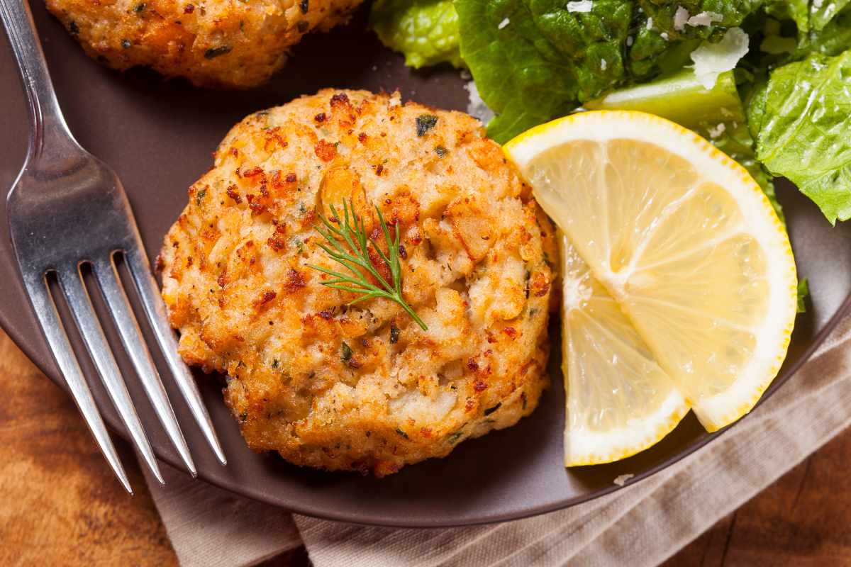 How to Cook Frozen Crab Cakes