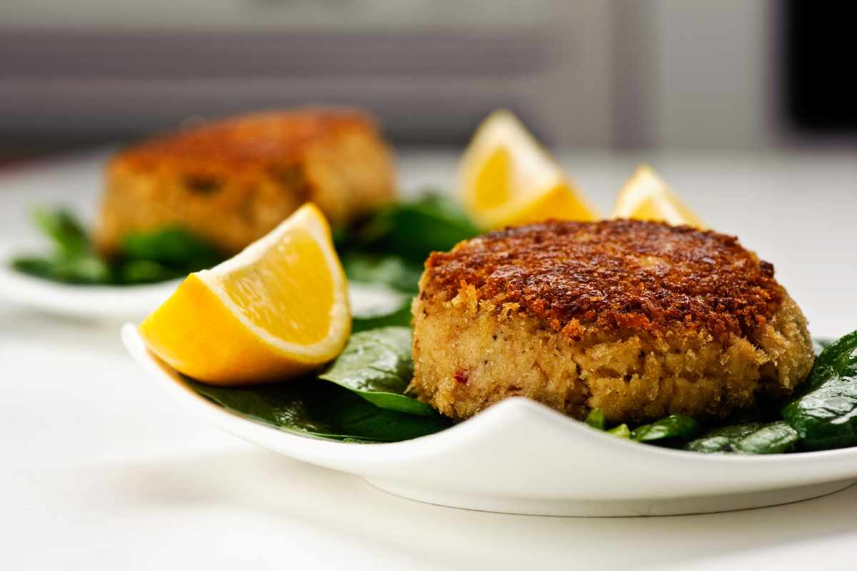 How to Cook Frozen Crab Cakes Perfectly Every Time - apperecipes.com