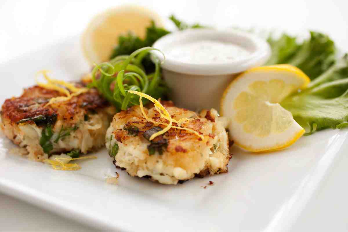 What To Serve With Crab Cakes?