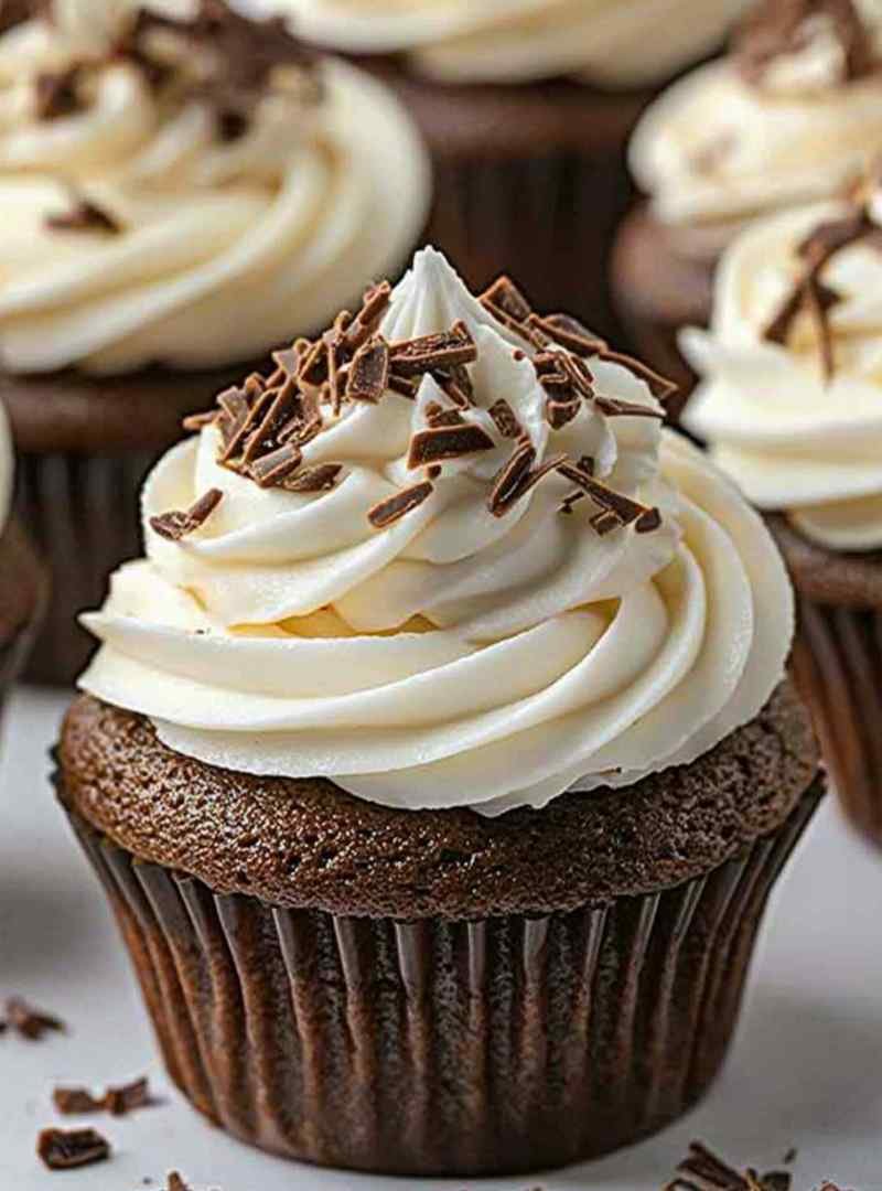 PUMPKIN SPICE CUPCAKES WITH CREAM CHEESE FROSTING