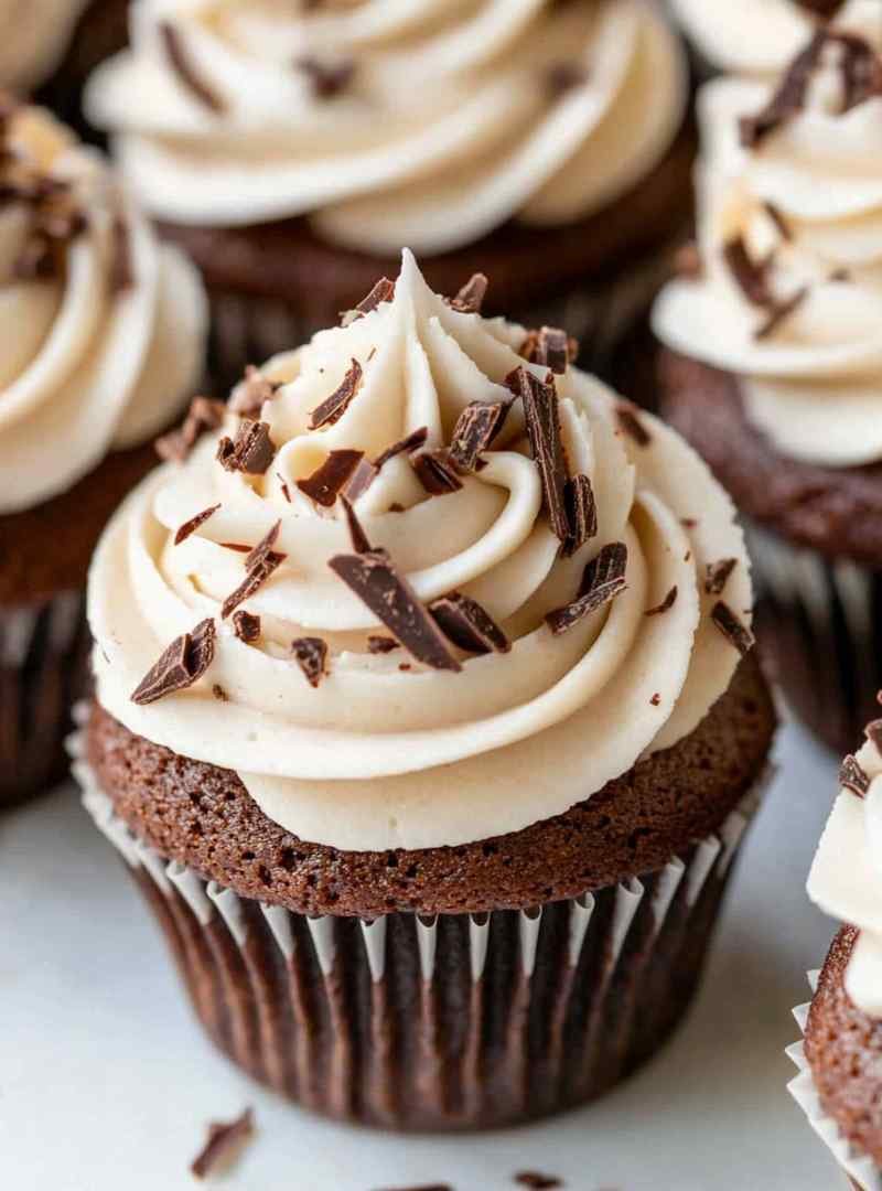 PUMPKIN SPICE CUPCAKES WITH CREAM CHEESE FROSTING